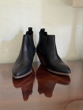 Portland Leather “Patina” Short Western Boots – Size 8